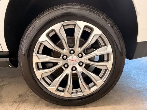 Used 2023 GMC Yukon Denali AWD/4WD image 13