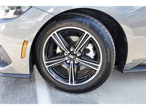 Used 2025 Ford Mustang Coupe image 30