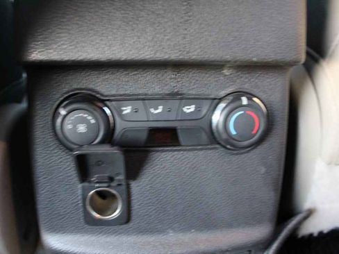 Used 2013 Ford Explorer XLT image 32