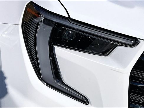 Used 2024 GMC Acadia Elevation w/ Black Edition image 31