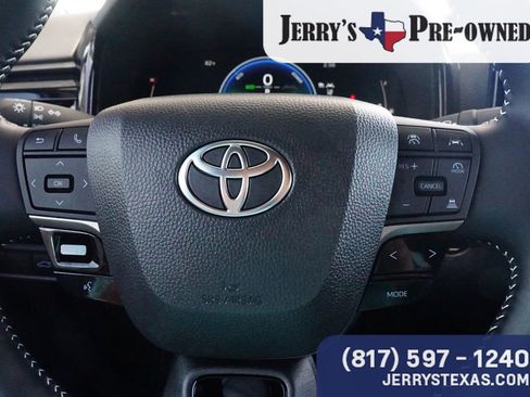 Used 2025 Toyota Camry SE w/ Multimedia Upgrade Package FWD image 15