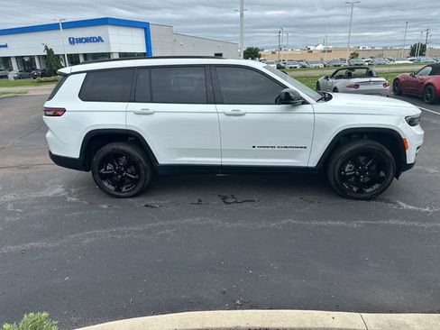 Used 2023 Jeep Grand Cherokee L Laredo AWD/4WD image 6