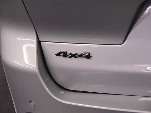 Used 2024 Jeep Grand Cherokee L Altitude image 12