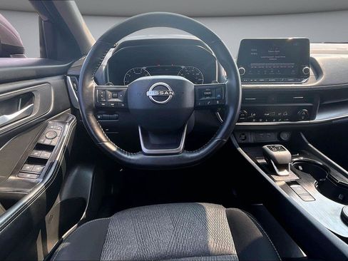 Used 2025 Nissan Rogue SV AWD/4WD image 9