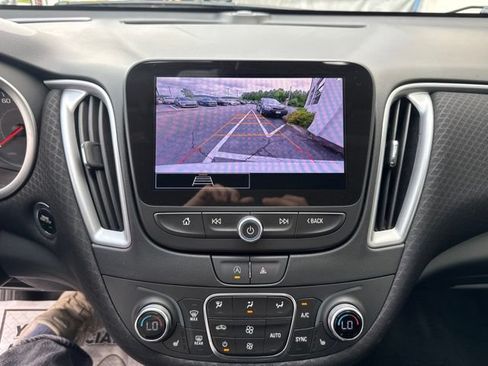 Used 2024 Chevrolet Malibu LT FWD image 12