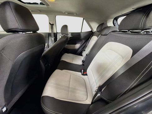 Used 2025 Hyundai Venue SEL FWD image 26