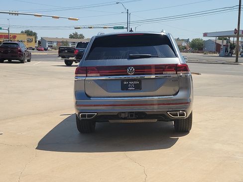 Used 2024 Volkswagen Atlas SEL Premium R-Line AWD/4WD image 6