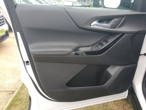 New 2026 Chevrolet Equinox LT w/ LPO, Floor Liner Package image 18