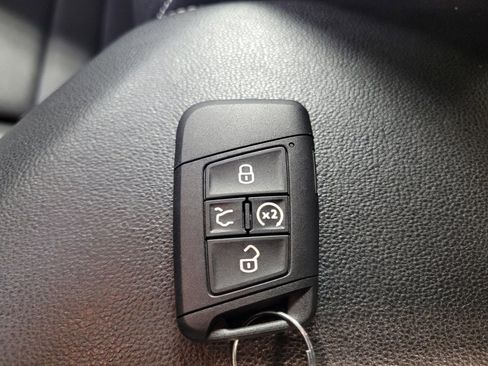 Used 2024 Volkswagen Jetta SE FWD image 32