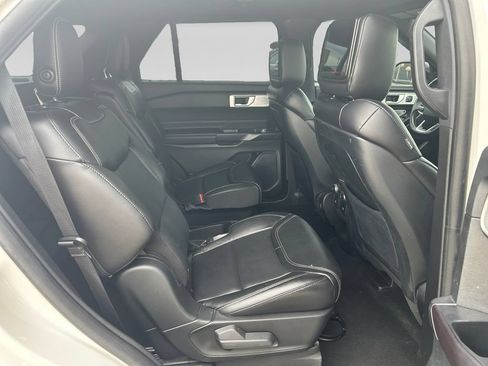 Used 2020 Ford Explorer ST w/ ST High-Performance Pack AWD/4WD image 19