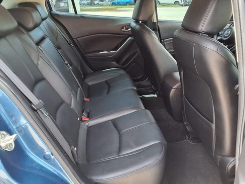 Used 2018 MAZDA MAZDA3 Touring FWD image 10