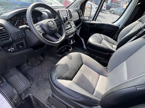 Used 2024 RAM ProMaster 2500 w/ Convenience Group FWD image 9