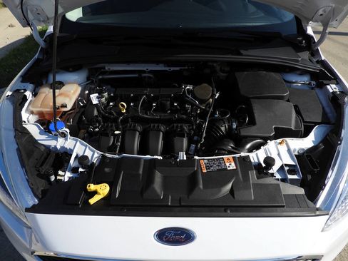 Used 2016 Ford Focus SE FWD image 39