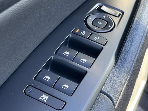 New 2026 Kia Sportage SX image 23