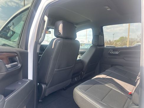 Used 2025 GMC Sierra 1500 SLT image 17