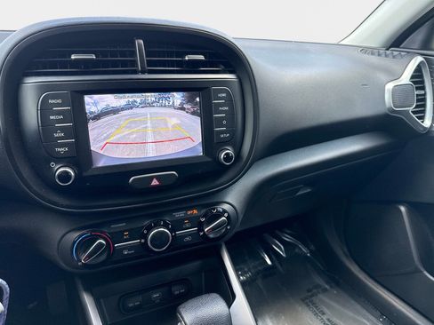 Used 2020 Kia Soul LX FWD image 25