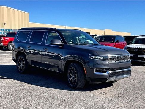Used 2022 Jeep Grand Wagoneer Series I image 2