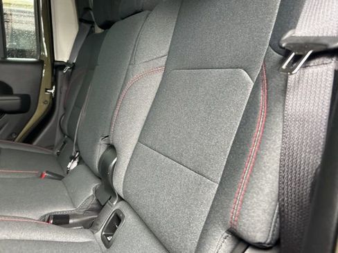 Used 2025 Jeep Gladiator Rubicon image 36