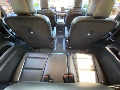 Used 2025 Kia Telluride S AWD/4WD image 38