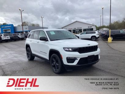 Used 2023 Jeep Grand Cherokee Limited w/ Black Appearance Package