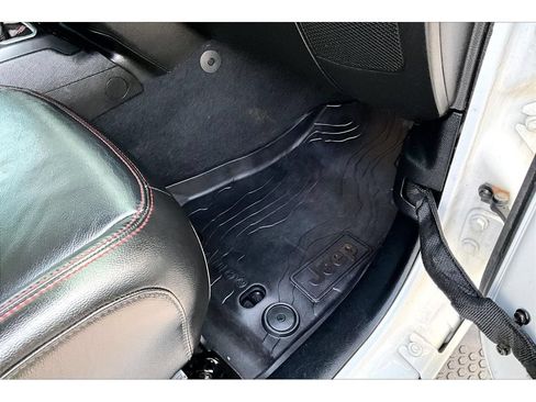 Used 2018 Jeep Wrangler Unlimited Rubicon AWD/4WD image 45