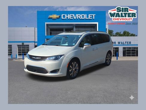 Used 2019 Chrysler Pacifica Limited w/ Tire & Wheel Group image 1