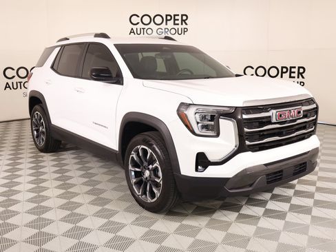 Used 2025 GMC Terrain Elevation w/ Elevation Premium Package AWD/4WD image 1