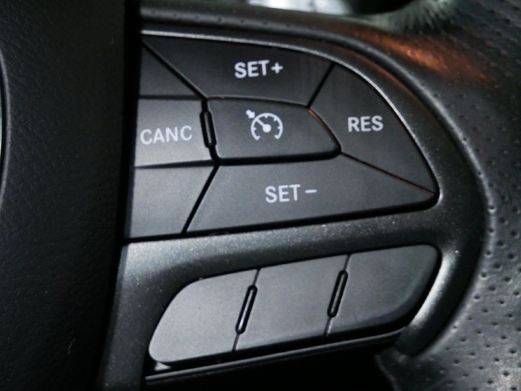 Used 2016 Dodge Challenger R/T Plus RWD image 26