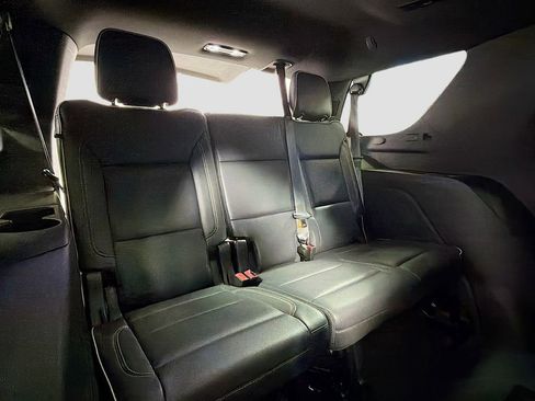 Used 2023 Chevrolet Tahoe Premier AWD/4WD image 32