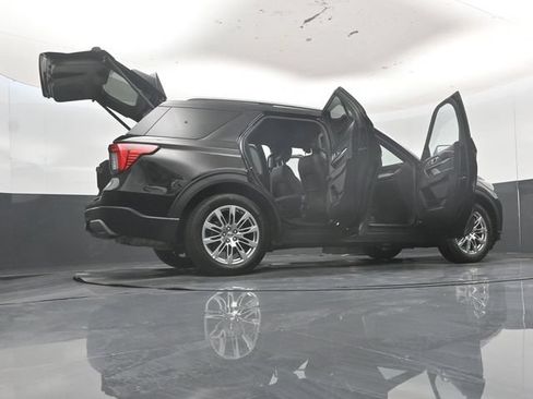 Used 2026 Ford Explorer Platinum RWD image 64