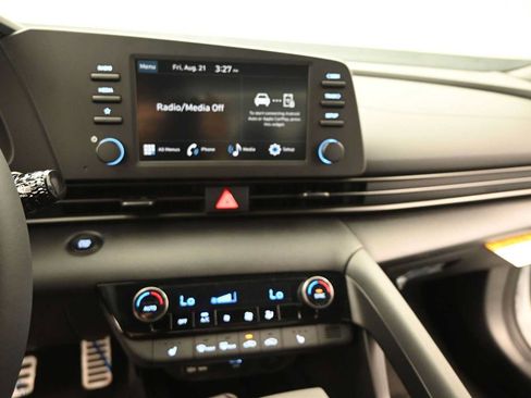New 2026 Hyundai Elantra SEL Sport FWD image 23