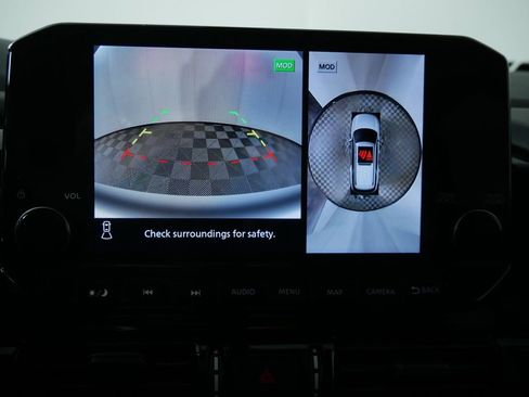 Used 2025 Nissan Pathfinder SL AWD/4WD image 34