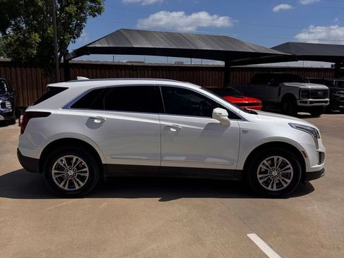 Used 2021 Cadillac XT5 Premium Luxury w/ LPO, Floor Liner Package FWD image 9