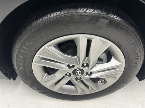 Used 2019 Hyundai Elantra SEL FWD image 16