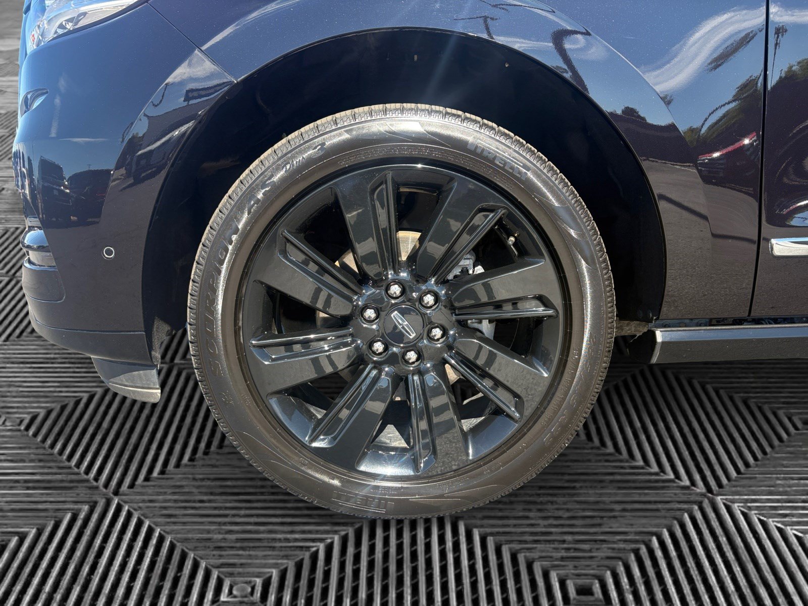 Certified 2023 Lincoln Navigator Reserve AWD/4WD image 14