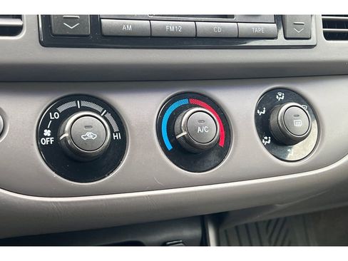 Used 2002 Toyota Camry LE image 19