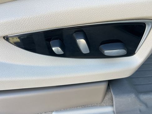 Used 2018 Cadillac Escalade Luxury image 28