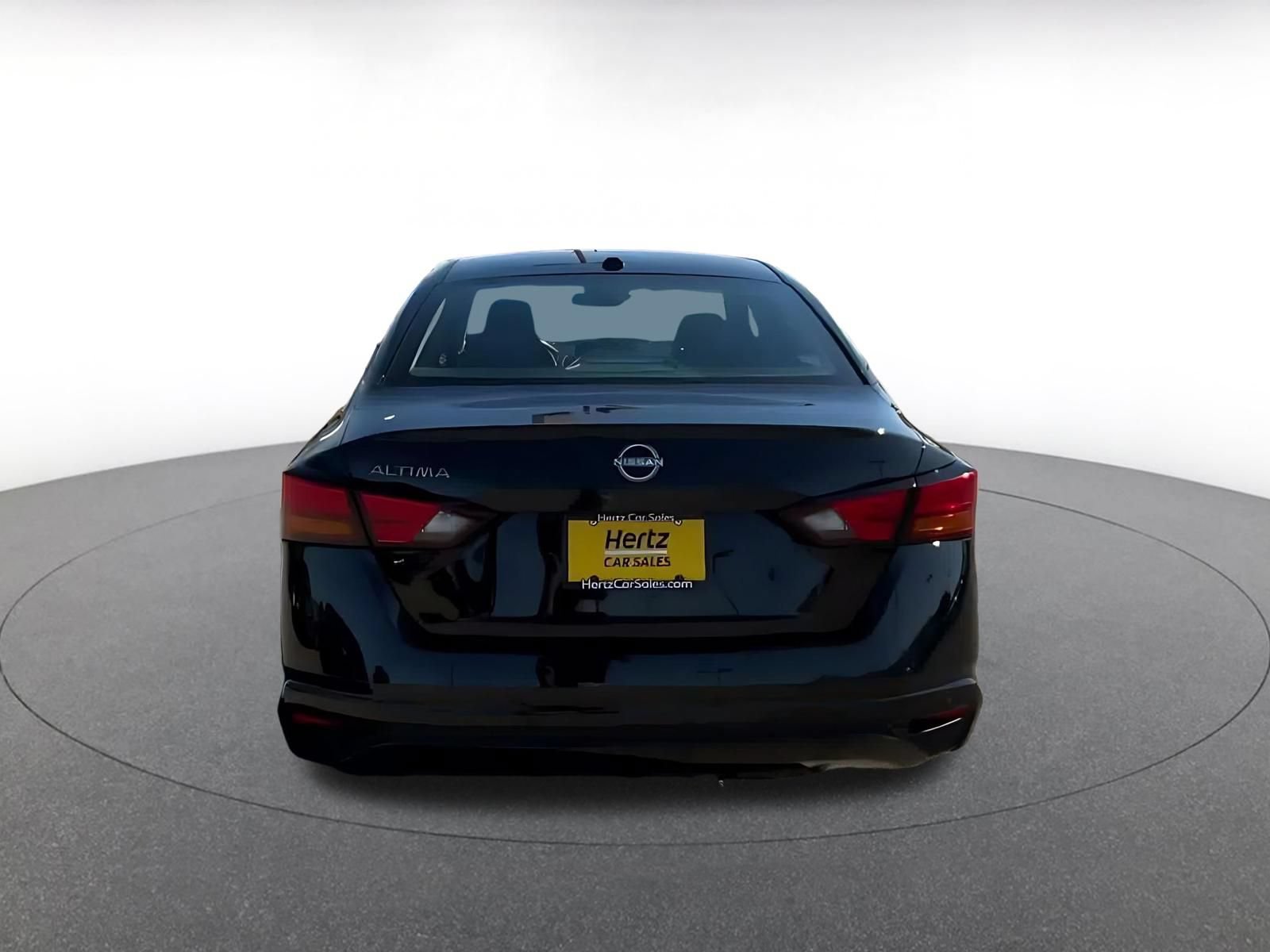 Used 2025 Nissan Altima 2.5 SV FWD image 12