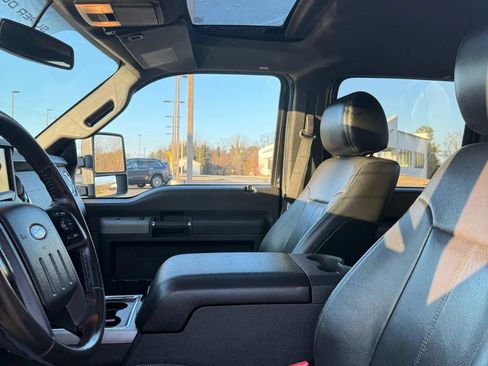 Used 2016 Ford F250 Lariat w/ Lariat Ultimate Package AWD/4WD image 37