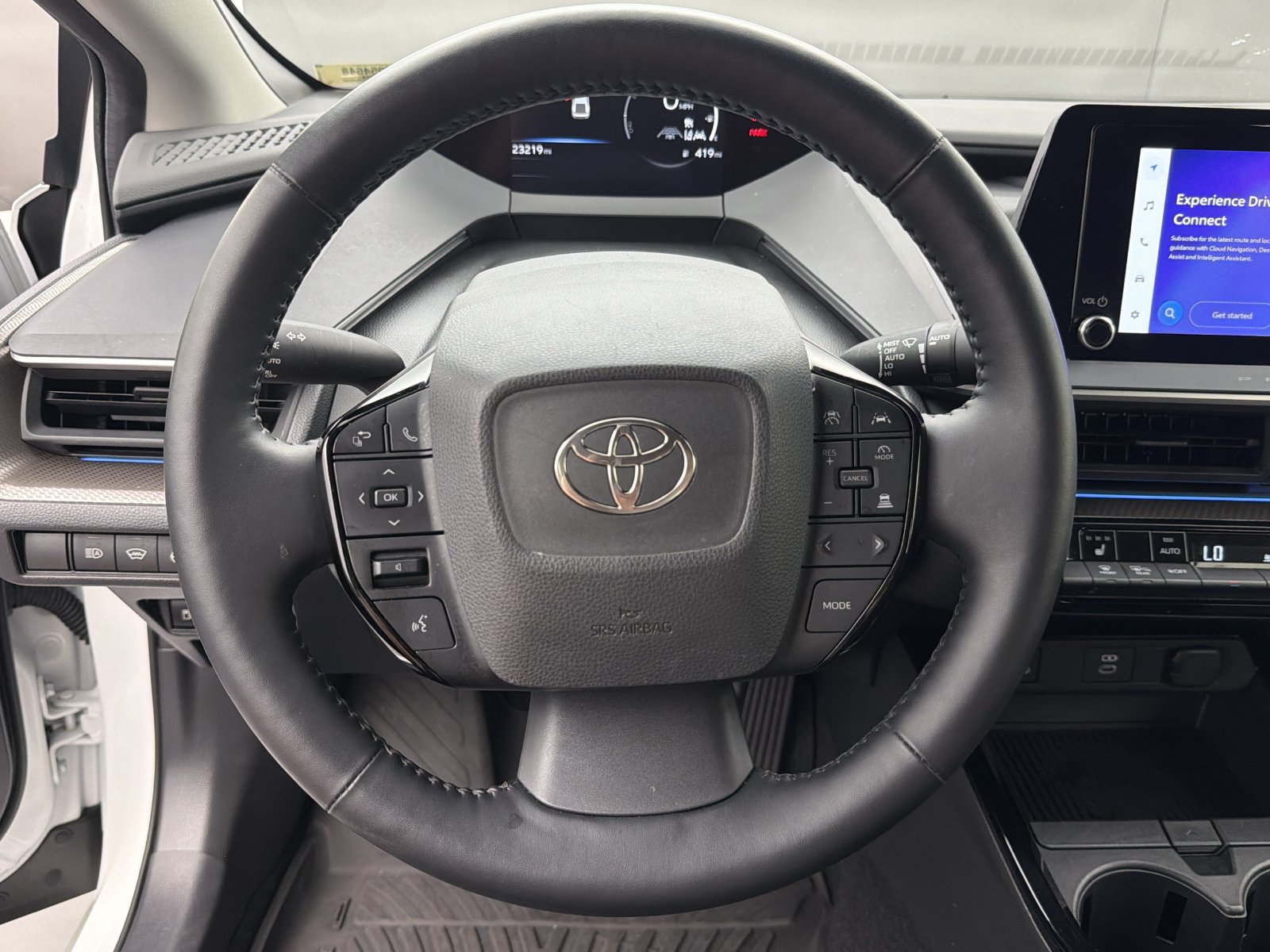 Certified 2025 Toyota Prius XLE FWD image 24