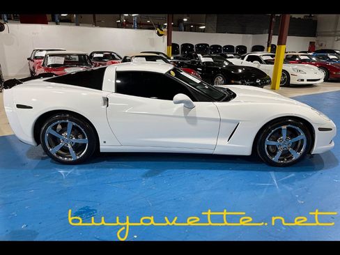 Used 2009 Chevrolet Corvette Coupe w/ Roof Package RWD image 7
