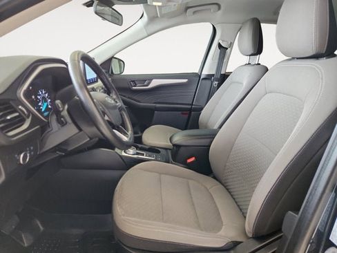 Used 2022 Ford Escape SE w/ Cold Weather Package image 9