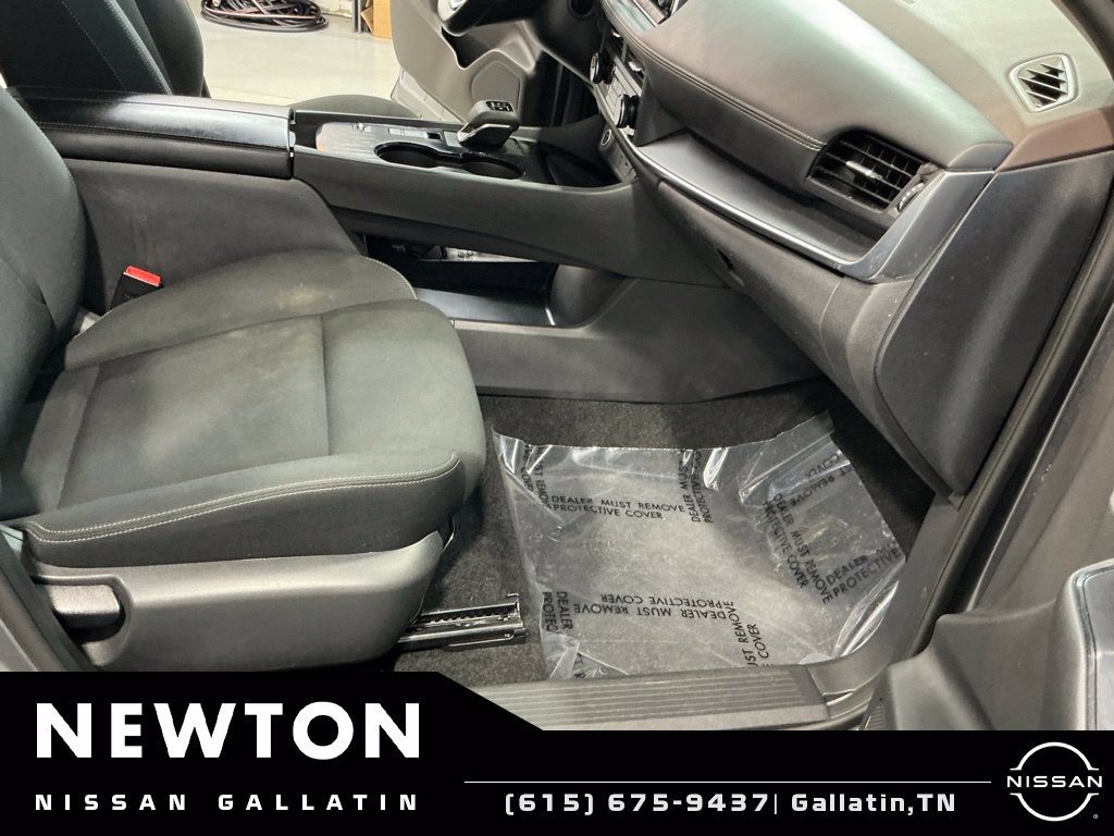 Used 2023 Nissan Rogue S FWD image 11