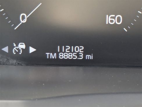 Used 2018 Volvo XC90 T6 Momentum w/ Convenience Package image 38