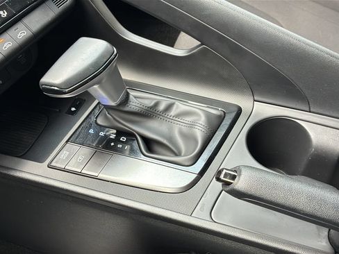 Certified 2025 Hyundai Elantra Sport FWD image 22