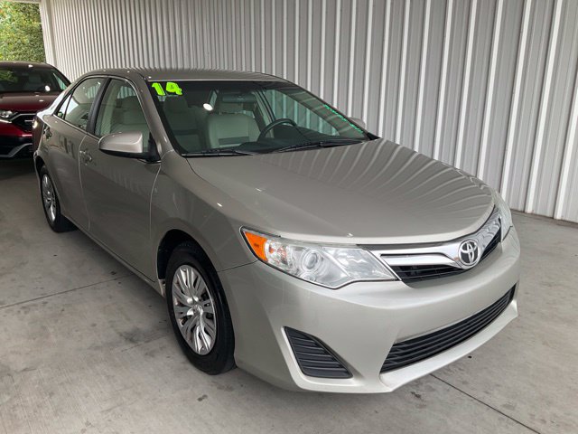 Used 2014 Toyota Camry LE FWD image 23