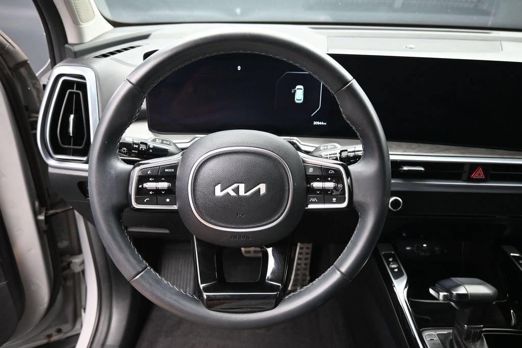 Used 2025 Kia Sorento SX AWD/4WD image 15