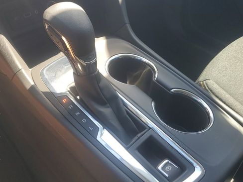 Used 2022 Chevrolet Equinox LT image 18