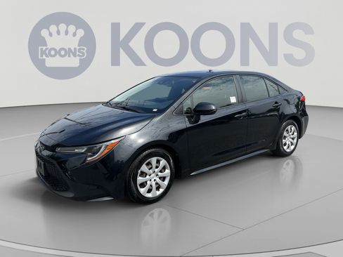Used 2022 Toyota Corolla LE FWD image 1