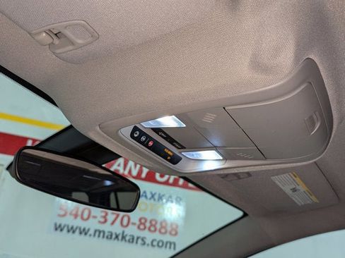 Used 2018 GMC Acadia SLE image 38